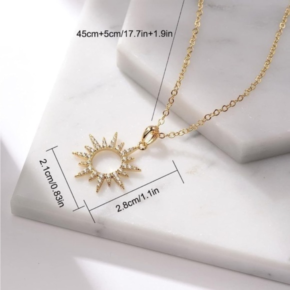 GOLD 14k Gold Plated Star Burst Cubic Zirconia Pendant Necklace - Picture 2 of 3